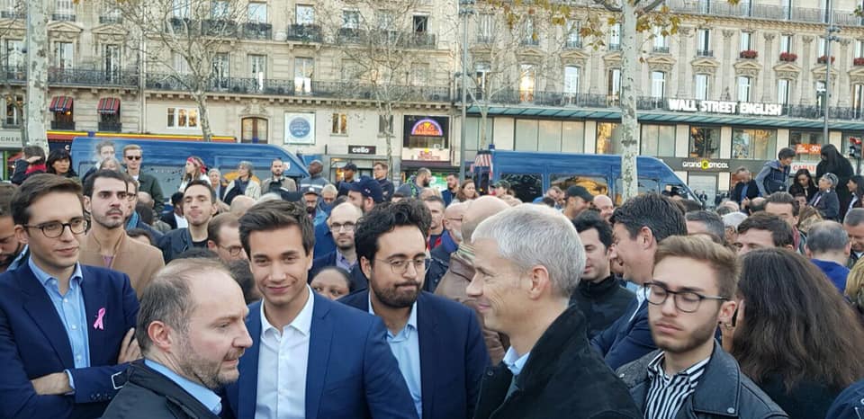 Hier, place de la République …